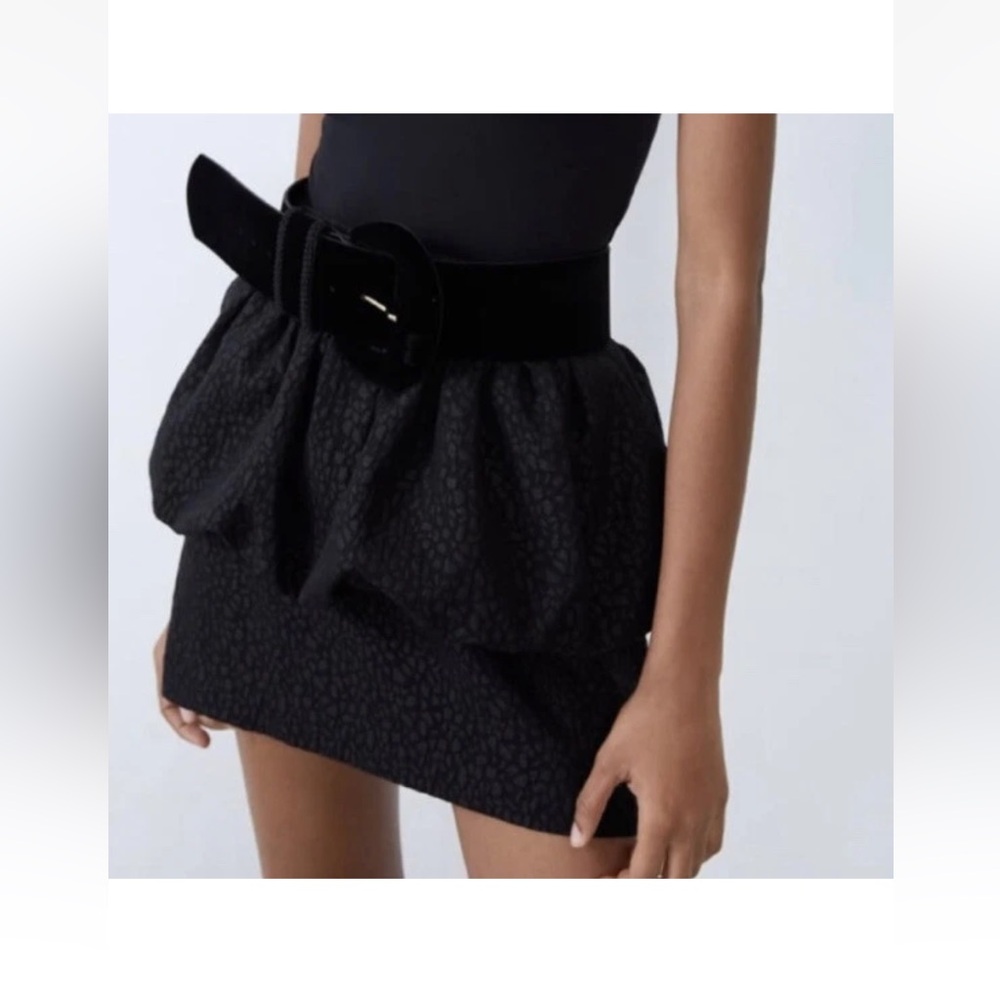 NWT ZARA BLACK JACQUARD MINI SKIRT High waist Size M‎ Waist 27